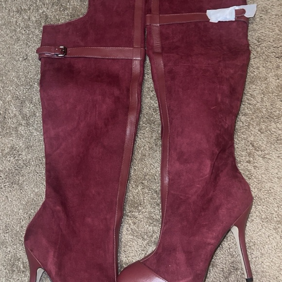 Women Fall Boots - Picture 2 of 3